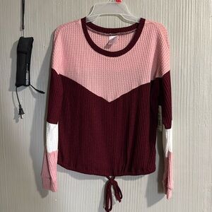 Wine pink and white shirt long sleeve adjustable at the bottom round neck